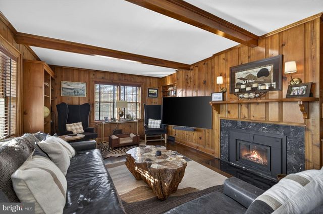 100 COUNTRY CLUB CIR, Winchester, VA 22602