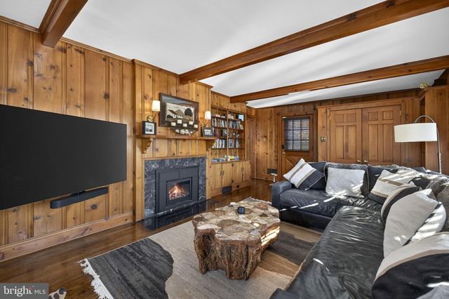 100 COUNTRY CLUB CIR, Winchester, VA 22602