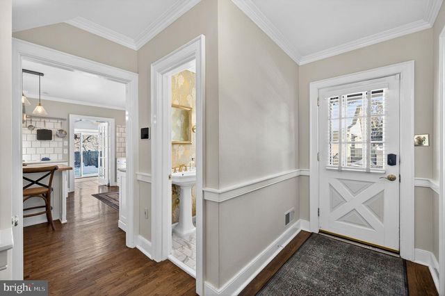 100 COUNTRY CLUB CIR, Winchester, VA 22602