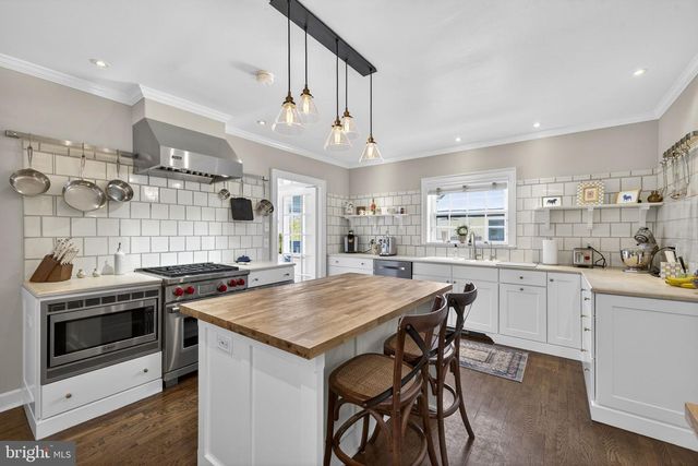 100 COUNTRY CLUB CIR, Winchester, VA 22602