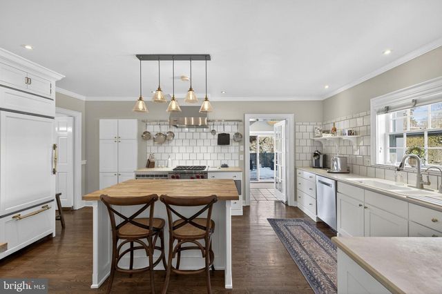 100 COUNTRY CLUB CIR, Winchester, VA 22602