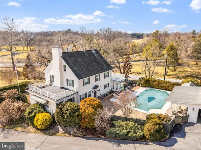 100 COUNTRY CLUB CIR, Winchester, VA 22602