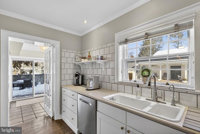 100 COUNTRY CLUB CIR, Winchester, VA 22602