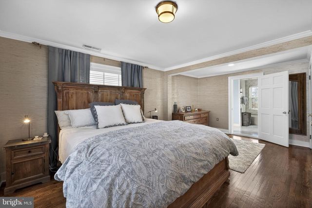 100 COUNTRY CLUB CIR, Winchester, VA 22602