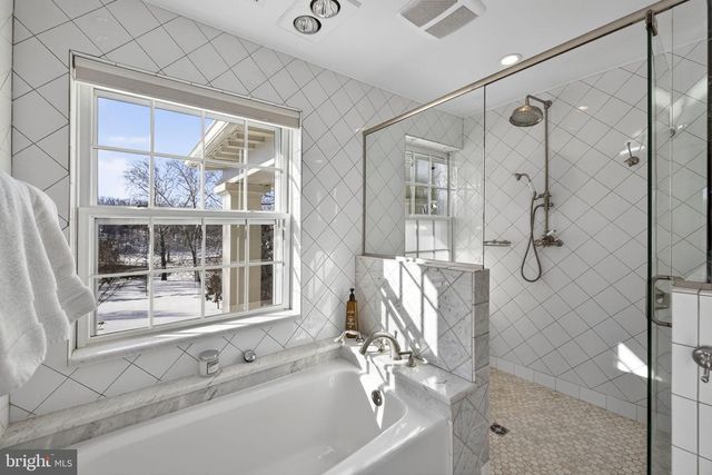 100 COUNTRY CLUB CIR, Winchester, VA 22602