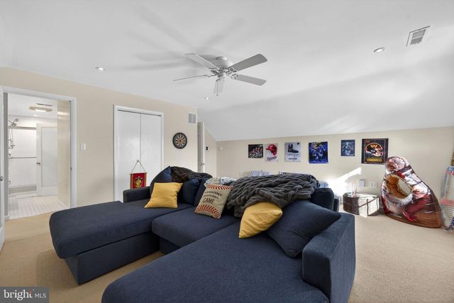 100 COUNTRY CLUB CIR, Winchester, VA 22602