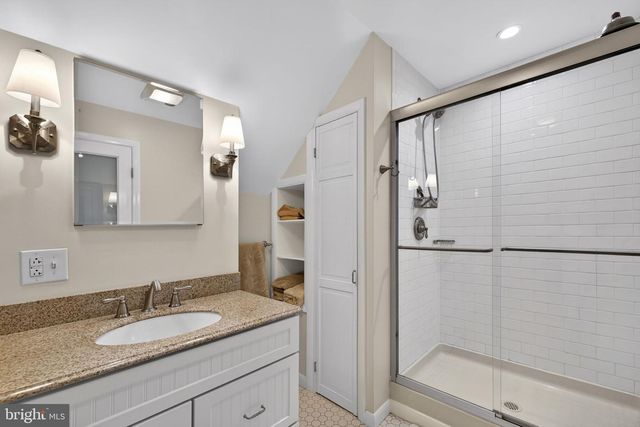 100 COUNTRY CLUB CIR, Winchester, VA 22602