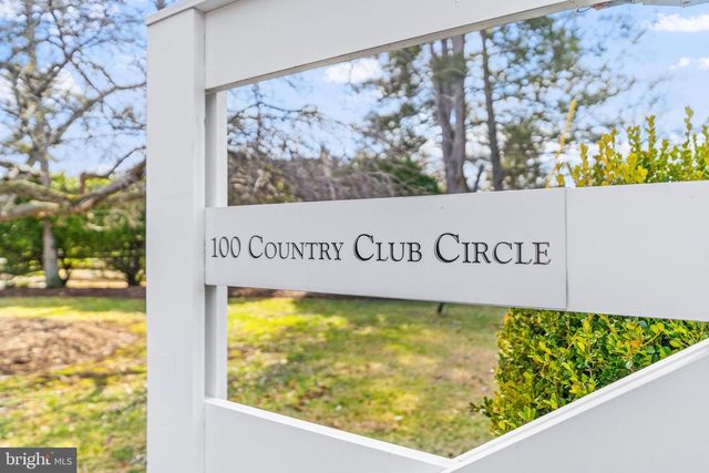 100 COUNTRY CLUB CIR, Winchester, VA 22602