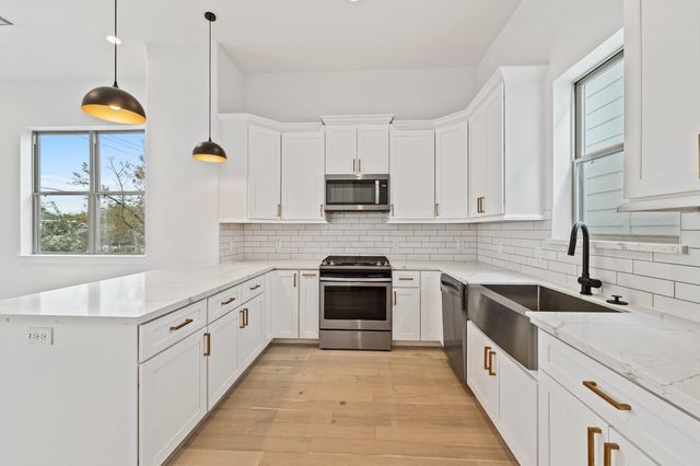 1108 Brooks Street, Houston, TX 77009