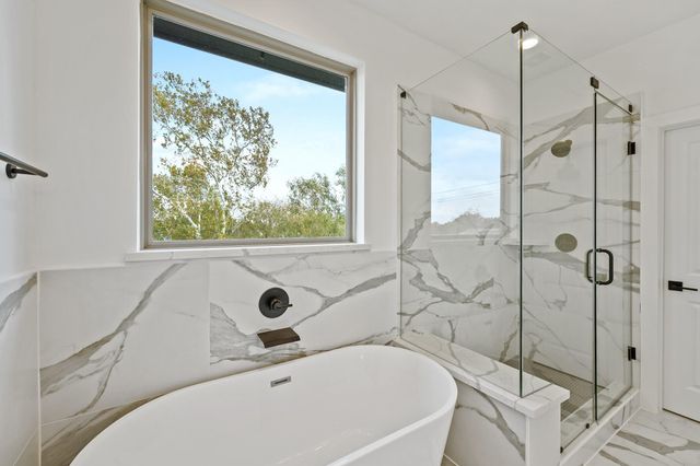 1108 Brooks Street, Houston, TX 77009