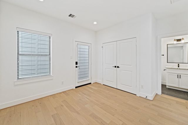 1108 Brooks Street, Houston, TX 77009