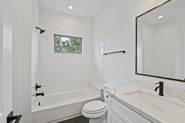 1108 Brooks Street, Houston, TX 77009