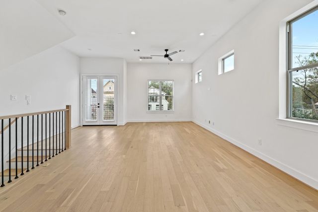 1108 Brooks Street, Houston, TX 77009