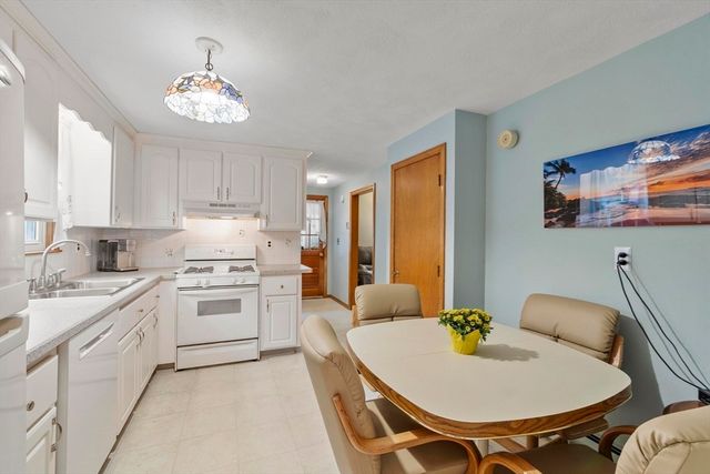 7 Susan Dr, North Reading, MA 01864