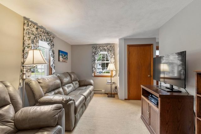 7 Susan Dr, North Reading, MA 01864