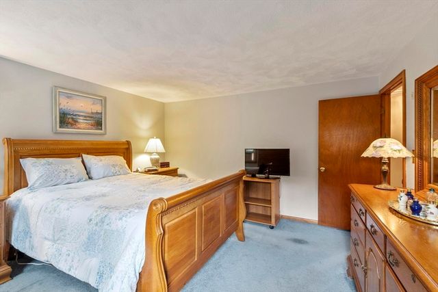 7 Susan Dr, North Reading, MA 01864