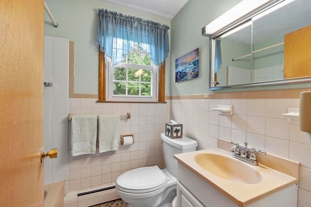 7 Susan Dr, North Reading, MA 01864