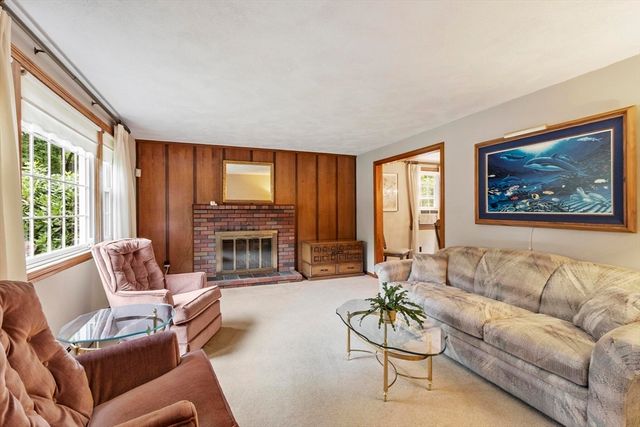 7 Susan Dr, North Reading, MA 01864