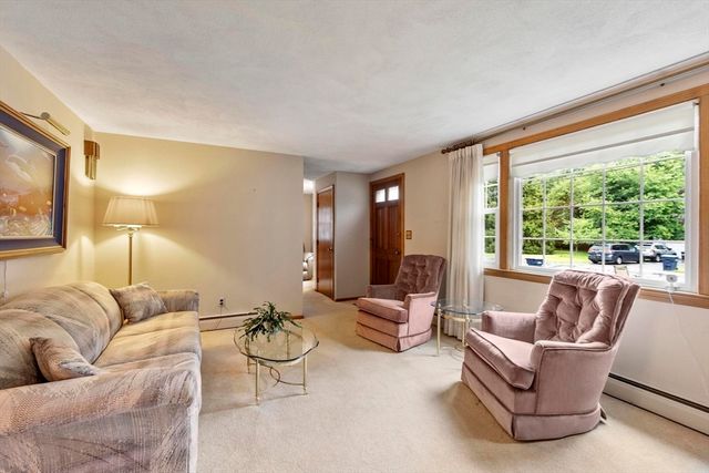 7 Susan Dr, North Reading, MA 01864