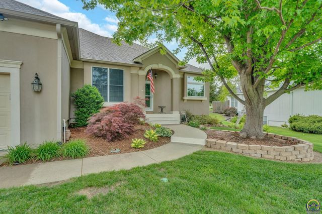 4513 SW Moundview DR, Topeka, KS 66610