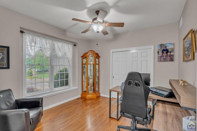 4513 SW Moundview DR, Topeka, KS 66610
