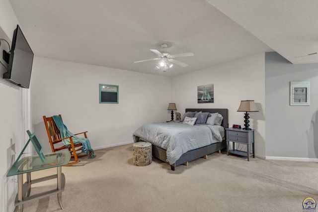 4513 SW Moundview DR, Topeka, KS 66610