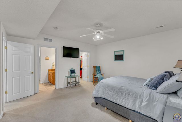 4513 SW Moundview DR, Topeka, KS 66610