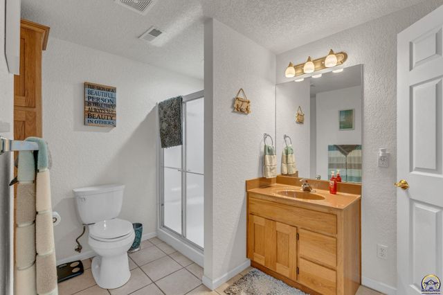 4513 SW Moundview DR, Topeka, KS 66610