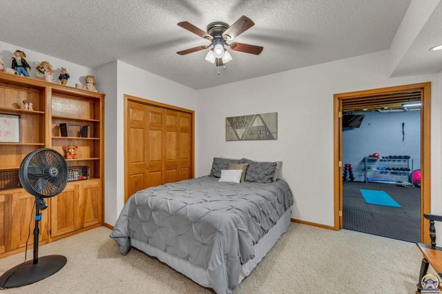 4513 SW Moundview DR, Topeka, KS 66610
