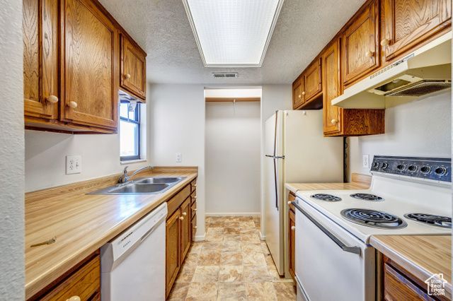 800 W HIGHWAY DR, Wellington, UT 84542