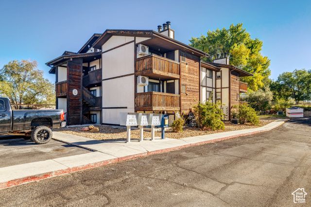 800 W HIGHWAY DR, Wellington, UT 84542