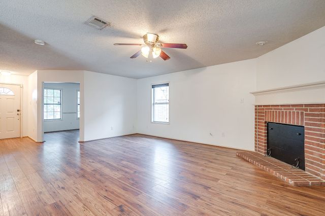 2333 Ash Grove Trail, Fort Worth, TX 76112