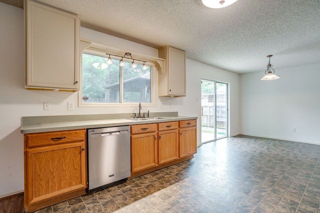 2333 Ash Grove Trail, Fort Worth, TX 76112