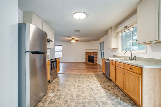 2333 Ash Grove Trail, Fort Worth, TX 76112