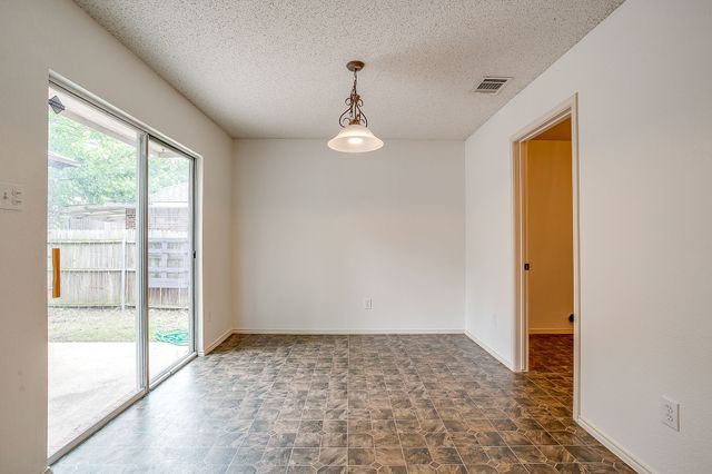 2333 Ash Grove Trail, Fort Worth, TX 76112