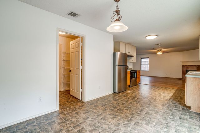 2333 Ash Grove Trail, Fort Worth, TX 76112