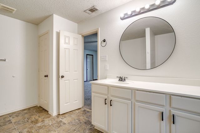2333 Ash Grove Trail, Fort Worth, TX 76112