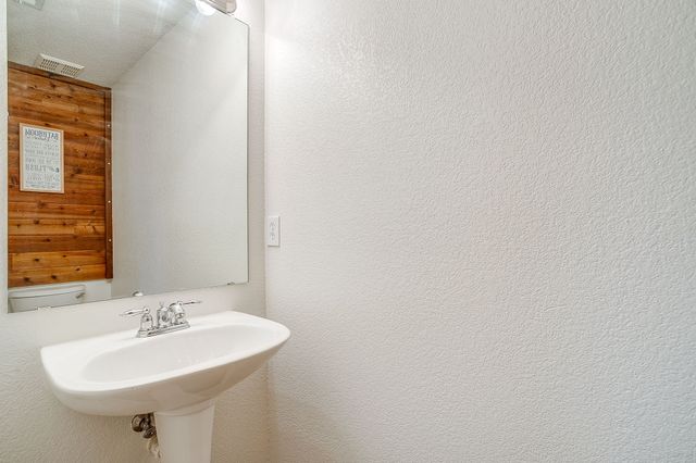 2333 Ash Grove Trail, Fort Worth, TX 76112