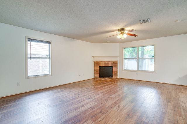 2333 Ash Grove Trail, Fort Worth, TX 76112