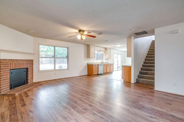 2333 Ash Grove Trail, Fort Worth, TX 76112