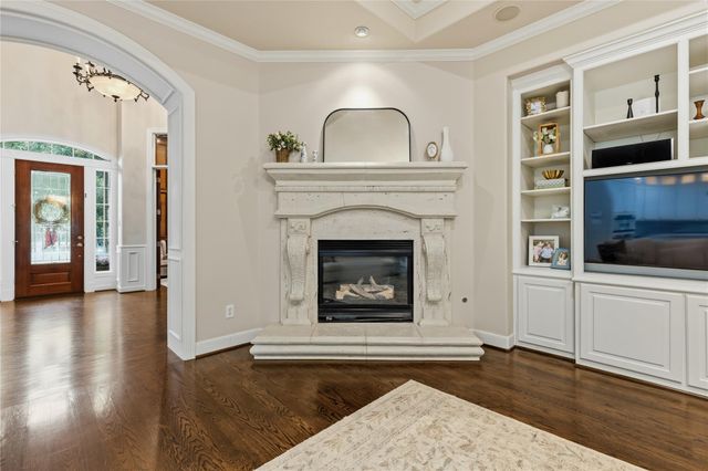 118 N Shawnee Ridge Circle, The Woodlands, TX 77382