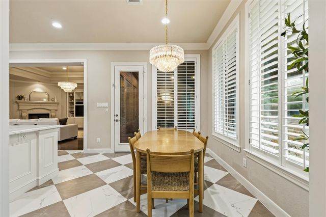 118 N Shawnee Ridge Circle, The Woodlands, TX 77382