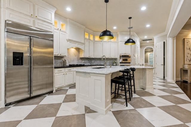 118 N Shawnee Ridge Circle, The Woodlands, TX 77382