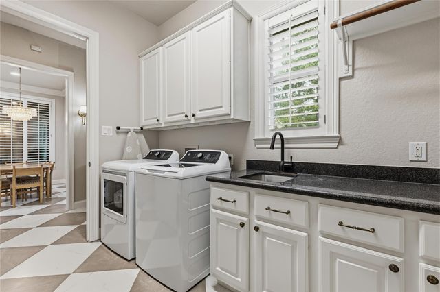 118 N Shawnee Ridge Circle, The Woodlands, TX 77382