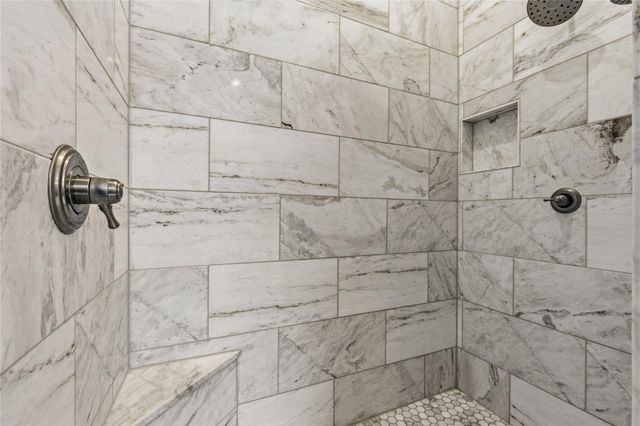 118 N Shawnee Ridge Circle, The Woodlands, TX 77382