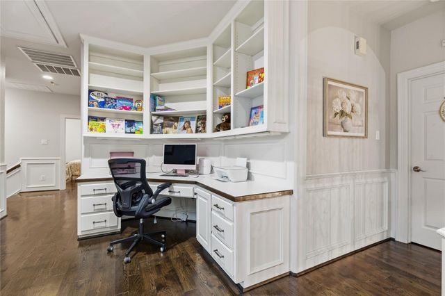118 N Shawnee Ridge Circle, The Woodlands, TX 77382