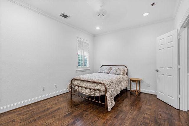 118 N Shawnee Ridge Circle, The Woodlands, TX 77382