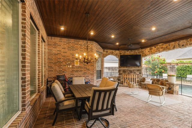 118 N Shawnee Ridge Circle, The Woodlands, TX 77382