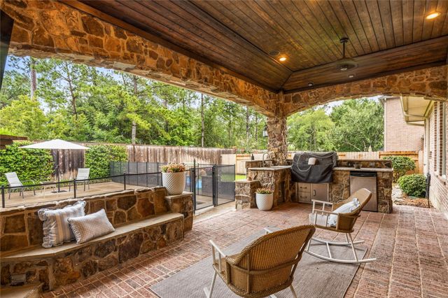 118 N Shawnee Ridge Circle, The Woodlands, TX 77382