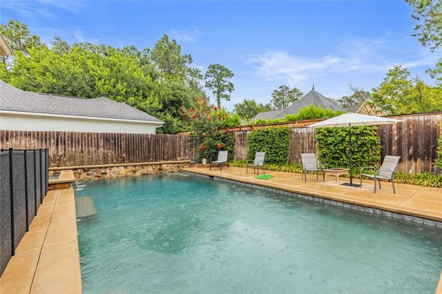 118 N Shawnee Ridge Circle, The Woodlands, TX 77382